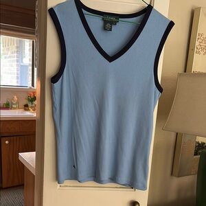 Pretty light blue sleeveless top w/navy trim! Size L